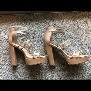 NUDE AND CLEAR HEELS SUPER CUTE